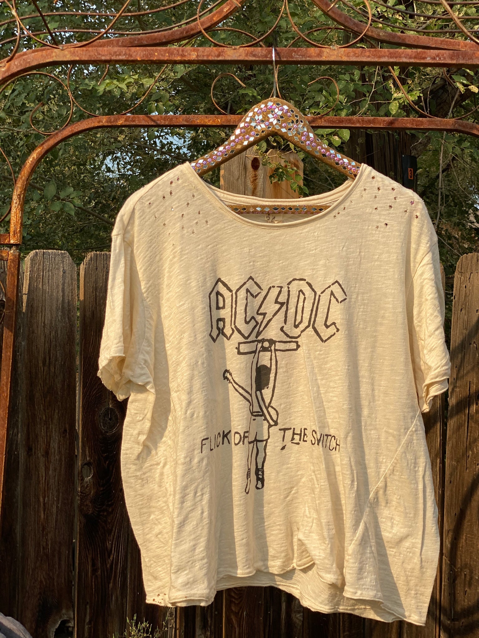 Magnolia Pearl flick of the switch T