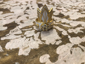 LUX DIVINE Tiger Lilly Ring