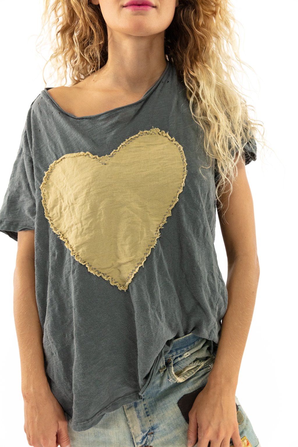 Magnolia Pearl Heart Applique T Top 1104